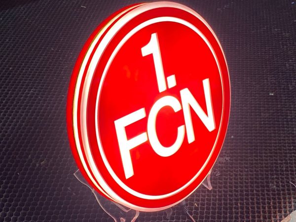 Leuchtende Vereinsliebe: 1. FC Nürnberg LED-Wandkunst - Image 8